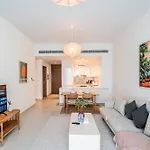 Escape24 - Brand New 2Br In Canal Front Residences, Al Wasl Near Safa Park