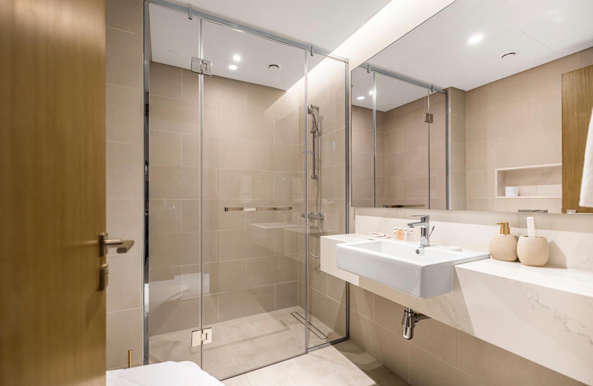 Apartment Escape24 - Brand New 2br In Canal Front Residences, Al Wasl Near Safa Park *