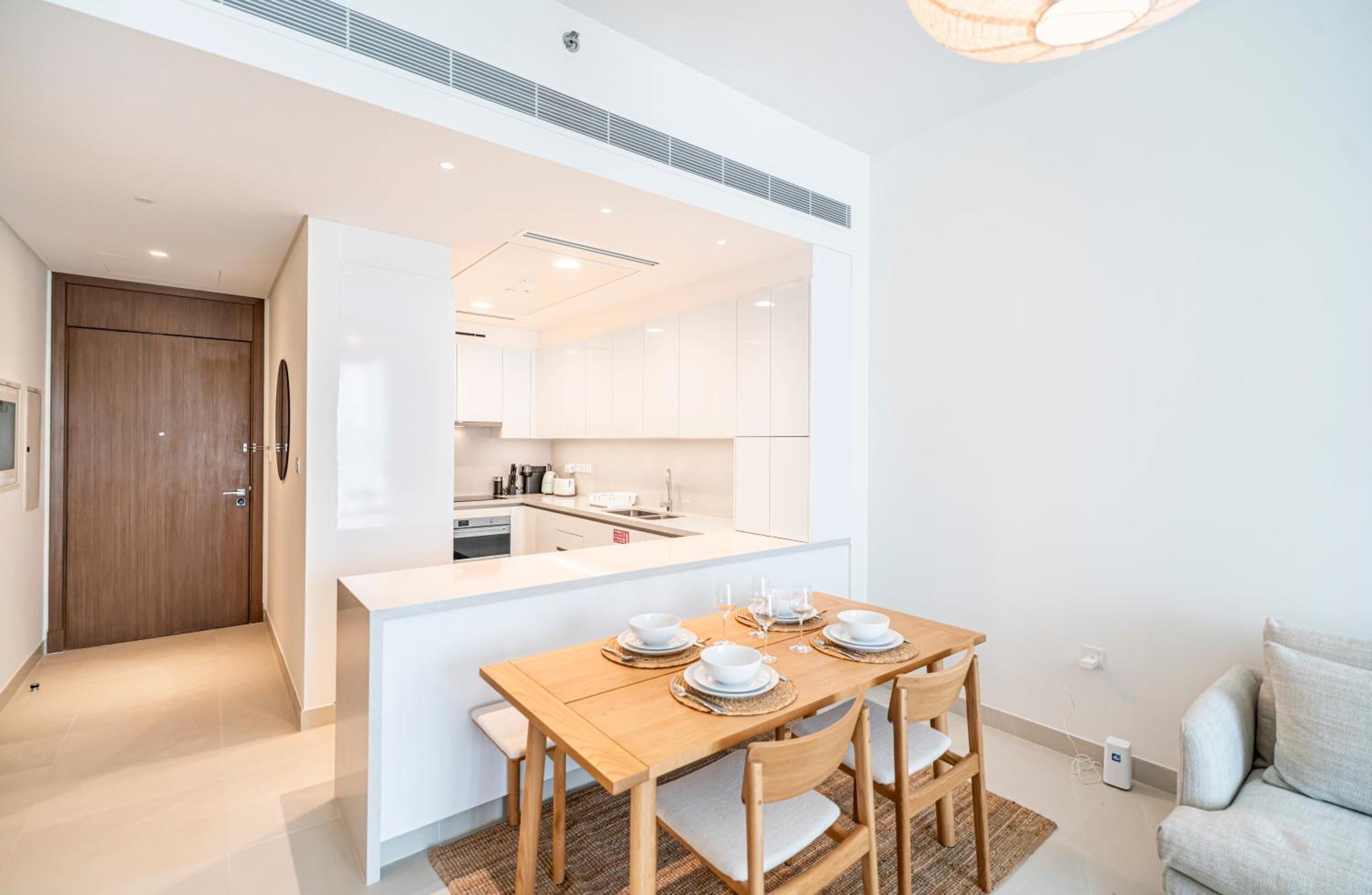 Escape24 - Brand New 2br In Canal Front Residences, Al Wasl Near Safa Park *