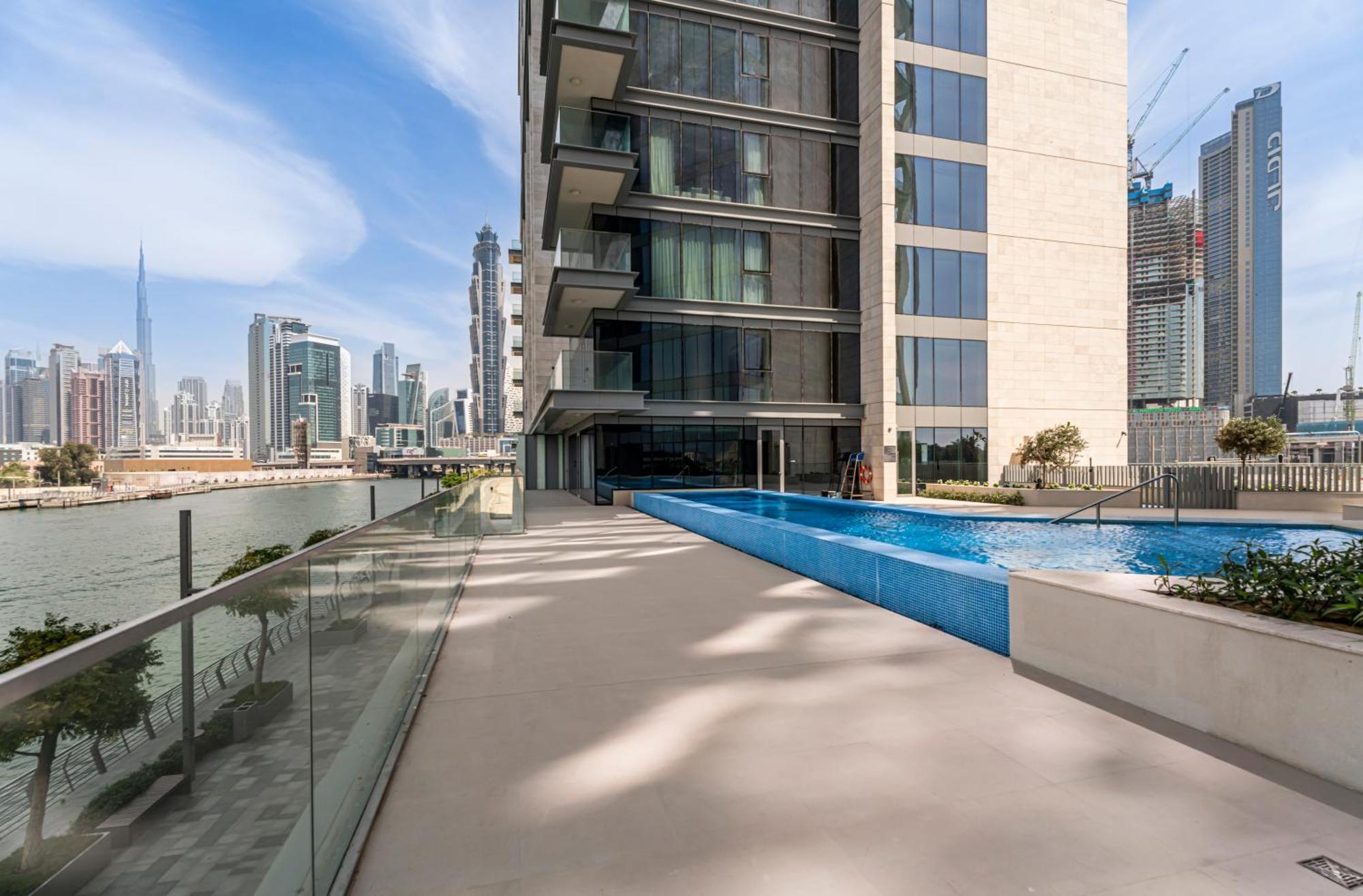 Apartment Escape24 - Brand New 2br In Canal Front Residences, Al Wasl Near Safa Park
